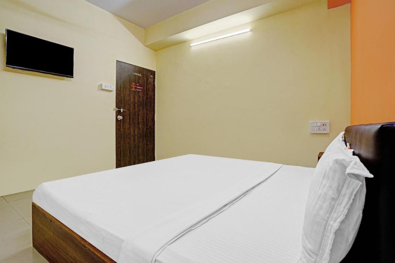 Hotel O Nova Rooms Surat Zewnętrze zdjęcie