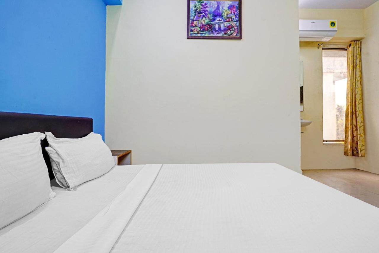 Hotel O Nova Rooms Surat Zewnętrze zdjęcie